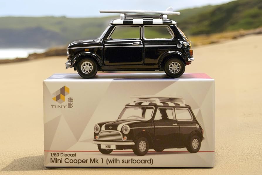 ミニカー Tiny Mini Cooper Mk 1 (with surfboard) Amazon | Tiny City 1/50 ミニクーパー Mk 1 サーフボード